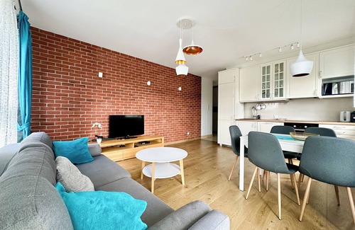 Przymorze Apartment | Caroline by Q4 Apartments