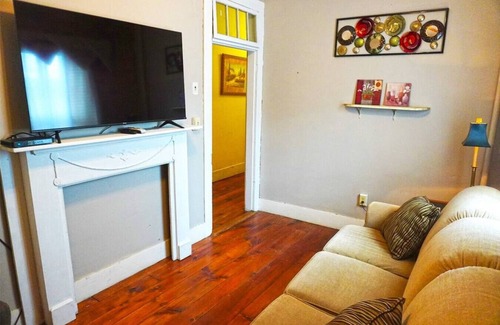 Coshocton Apartment | Caroline's Place in Historic Roscoe Village
