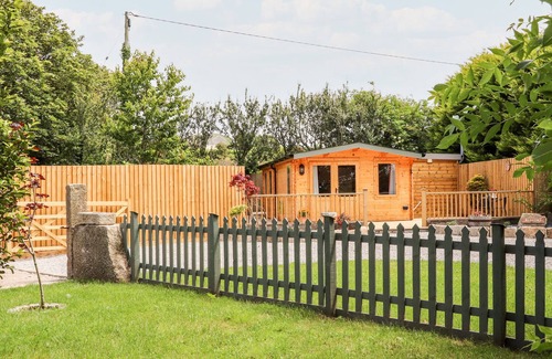 Redruth Cabin | CARPENTER'S CABIN, with a garden in Redruth