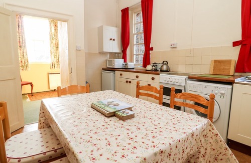 Bridlington Cottage | CARR COTTAGE, pet friendly, character holiday cottage in Bridlington
