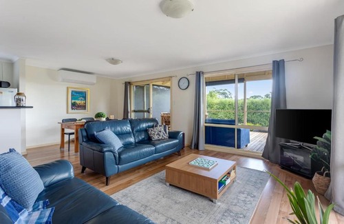 Carrickalinga House | Carrawaves 73 LaRonde