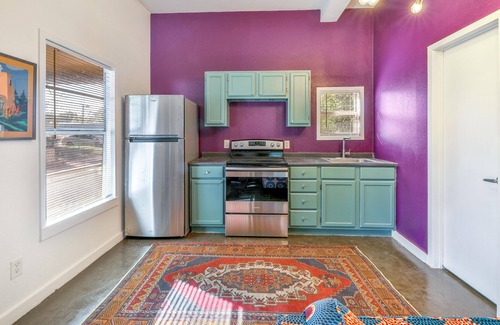 Bellville House | Carriage House