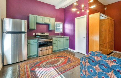 Bellville House | Carriage House