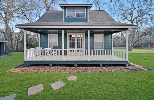 Bellville House | Carriage House