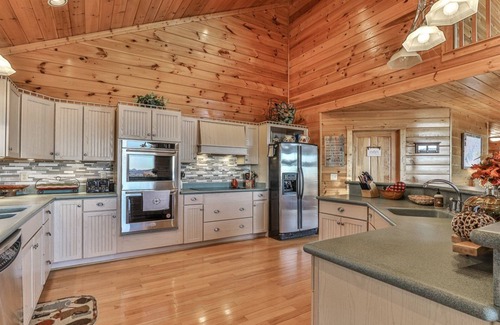 Ellijay Cabin | Carter`s Lake Overlook