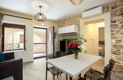 Karoti House | Carya Residence with outdoor hot tub on the roof terrace