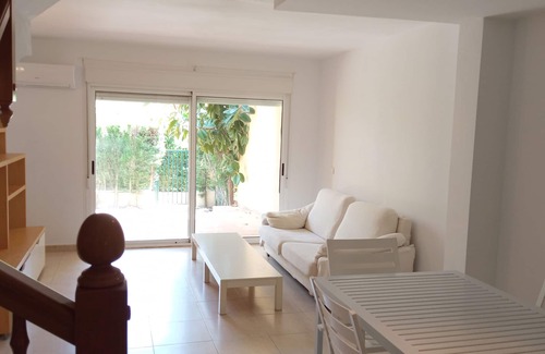 Miami Platja House | Casa Adosada de dos Habitaciones a 5 Minutos en Coche del mar