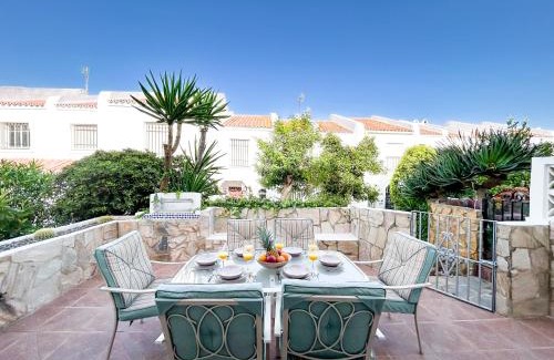 Manilva House | Casa adosada en segunda línea de playa en Manilva