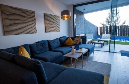 Caleta de Velez House | Casa Aire de Mar, modern house with private pool, overlooking Baviera golf, within walking distance of beach