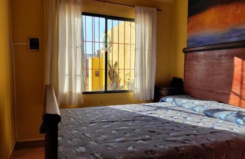 San Clemente House | Casa Amarrilla