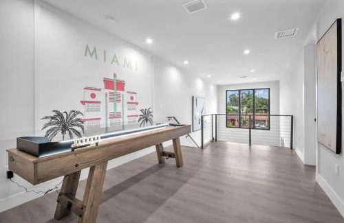 West Little Havana Apartment | Casa Amoret - Brand New Family-Friendly Retreat