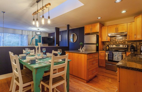 South Pandosy House | Casa Azul - 4BR Fully Equipped - Pandosy Village