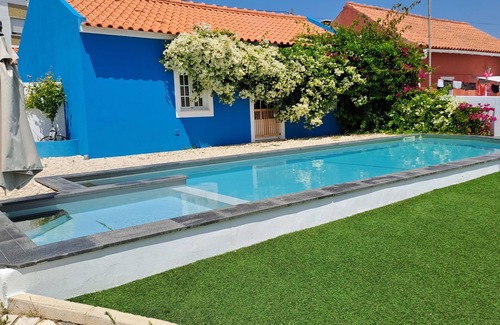 Foz do Arelho House | Casa Azul: Tranquility and tranquility in the ocean