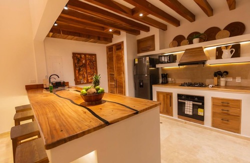 Pie del Cerro House | Casa Bali Castillo View Private Pool & R