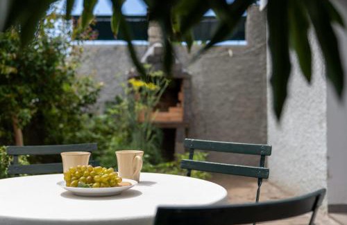 Imaculado Coracao de Maria House | Casa Bela Vista by An Island Apart