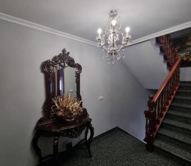 Neda House | Casa Belelle