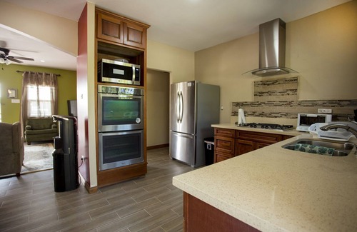 Belama Phase 2 House | Casa Belize - Charming Modern 3 Bedroom House