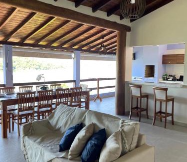 Paraty House | Casa Belvedere na Ilha do Araujo e Ganhe 1 passeio de barco