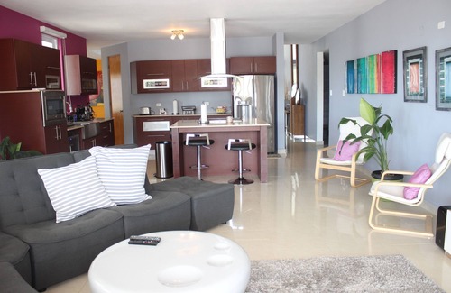 Penuelas House | Casa Blü, Beautiful 4 B/R House with pool!
