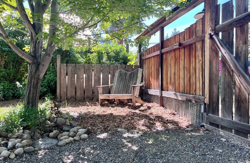 Winthrop House | Casa Bogart-Dog Friendly, 3 Bedroom, Sits 1 Block Above heart of Winthrop!