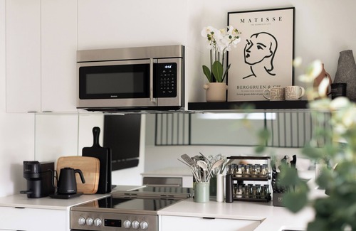 Edmonton Apartment | Casa Bramble Luxury 2Bed Suite near UofA Hospital
