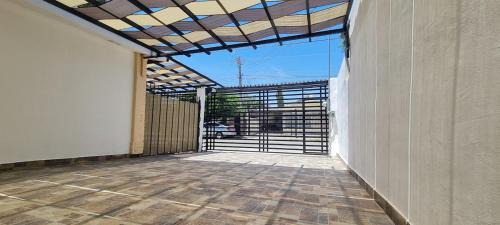 Juarez Municipality House | Casa cómoda y completa con 2 camas king size y 1 cama twin