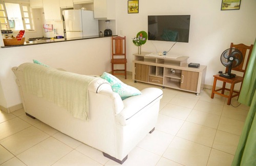Martim de Sa House | Casa c churrasq a 700m da Praia de Martim de Sá/SP