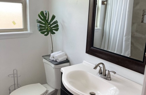 Amistad National Recreational Area Apartment | Casa Ceniza Cozy modern apartment for adults only.