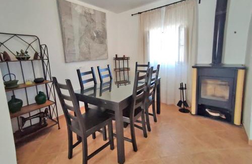 Constantina House | Casa Cerro Luna Con Chimenea