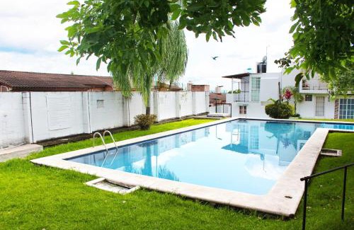 Tezoyuca House | Casa Chinelo Alberca Wifi cerca hospital ISSSTE UTEZ DIEZ