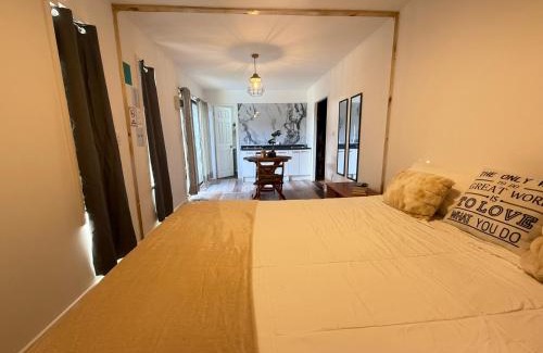 Villa Alemana House | Casa Colmena