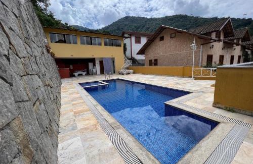 Teresopolis House | Casa com vista deslumbrante próximo a feirinha