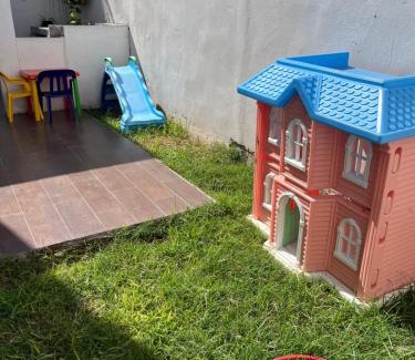 Torreon House | Casa completa y equipada 4 habitaciones 6 camas asador y juguetes para niños A 10 minutos de parques industriales, clínicas 71 y 16 del IMSS y del ISSSTE juegos Arcade
