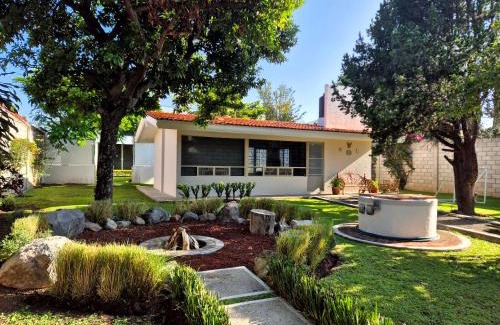 Atlixco House | Casa con fogata, palapa y jardín privado en Atlixco
