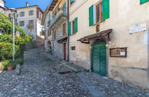 Campagnano di Roma Apartment | Casa con terrazza panoramica sul lago Maggiore
