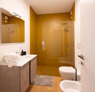 Montano Lucino Apartment | Casa con terrazzo in ottima posizione vicino Como