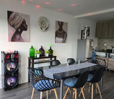 Puchuncavi House | Casa con tinaja,Piscina y Quincho a 40 min de Con con