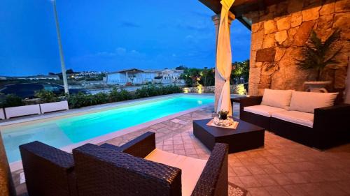 Baia Sant'Anna House | Casa Conchiglia - mit Dachterrasse und Panoramablick auf Berge und Meer