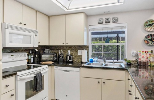 Gulf Gate Estates House | “Casa Concord: 3BR-2BA Home with Private SaltH20 Pool, 2 Miles from Siesta Key”