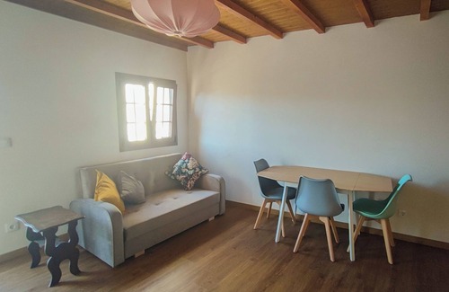 Vila Nova de Foz Coa House | Casa da Praça - Retreat in a traditional village in the Portuguese countryside