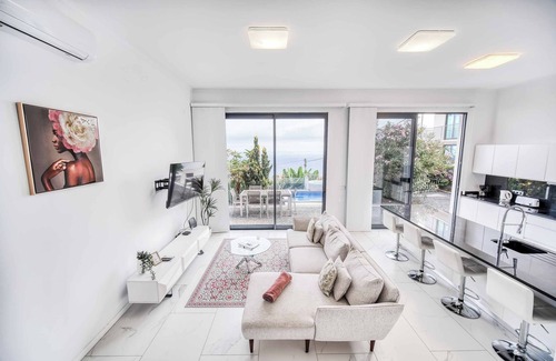 Estrela da Calheta Villa | Casa das Flores - Three Bedroom Villa, Sleeps 6