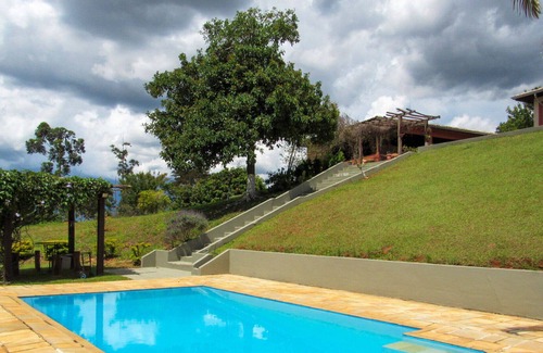 Serra Negra House | Casa de campo c piscina e lazer em Serra Negra/SP