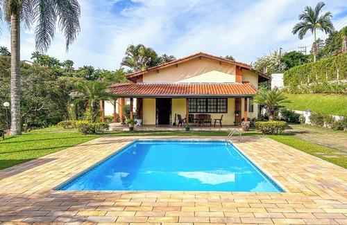 Mairinque Ski Chalet | Casa de campo c piscina e natureza em Mairinque/SP