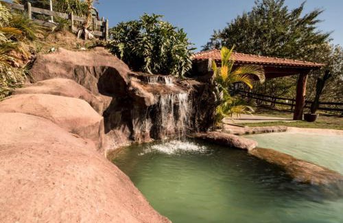 Sao Lourenco House | Casa de campo com piscina cascata artificial