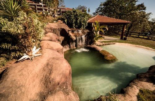 Sao Lourenco House | Casa de campo com piscina cascata artificial
