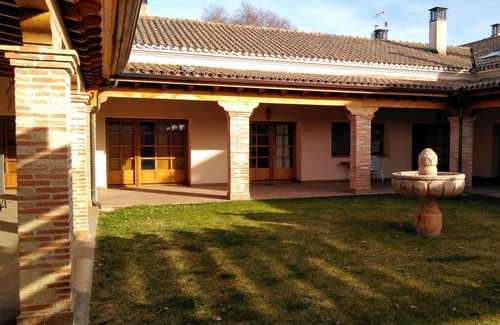 Almenara de Tormes House | Casa de Campo Olmo, wifi, pool and garden 17 km. of Salamanca