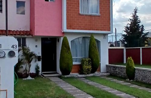 Toluca House | Casa de descanso en privada, jardín, alexa,asador, mascota, facturamos