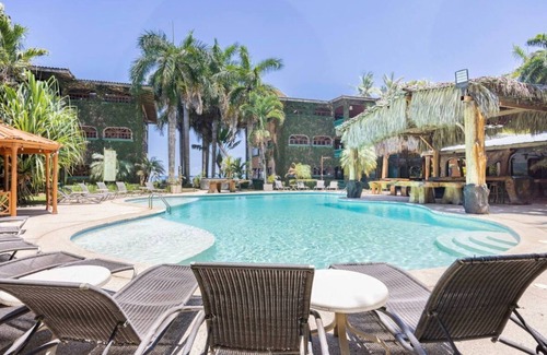 Playa Hermosa Apartment | Casa de Playa - Marea Brava Condos