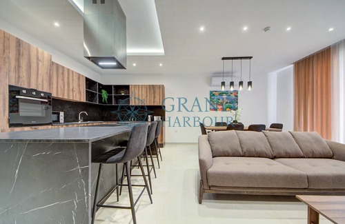 Ghaxaq House | Casa Del 'Arte in Ghaxaq – Rooftop Pool & Garage