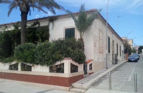 Marina di Ragusa House | Casa del Glicine